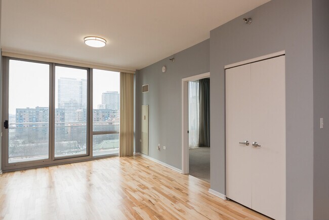 Foto del edificio - 1 E 8th St