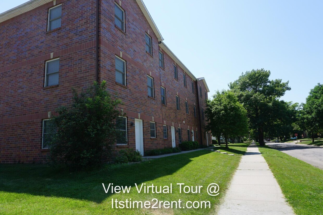 1015 Kearney St Unit 4, Manhattan, KS 66502 Apartments in Manhattan, KS