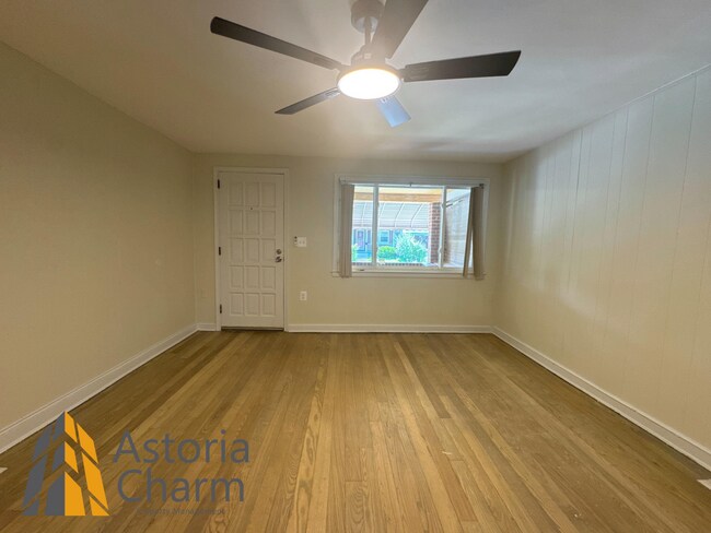 Foto del edificio - Cozy 2-Bedroom Home with Modern Updates & ...