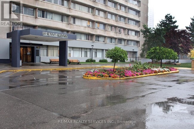 Building Photo - 507-10 Sunny Glenway