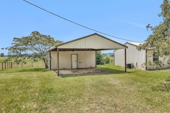 Building Photo - 1194 Private Rd 1311