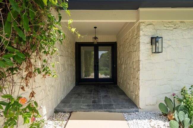 Foto del edificio - 2404 Coral Ridge Cir