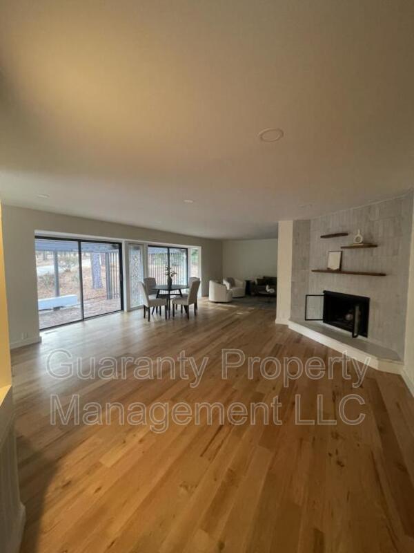 Foto del edificio - 475 St Andrews Dr