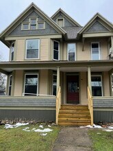 Building Photo - 405 E Porter St