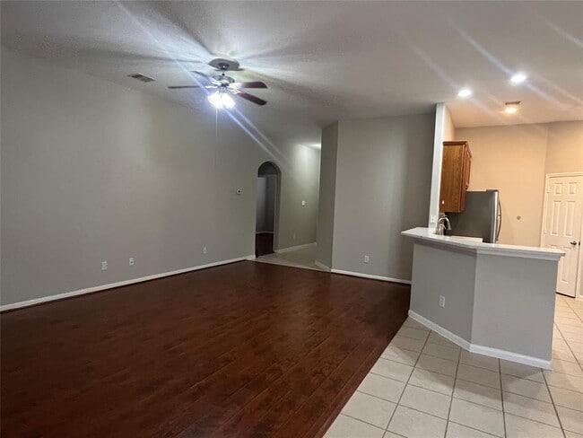 Building Photo - 8723 Debbie Terrace Dr