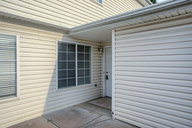 Building Photo - 405 NW 23rd St