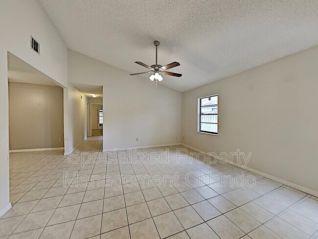 Foto del edificio - 4566 Heritage Oak Dr