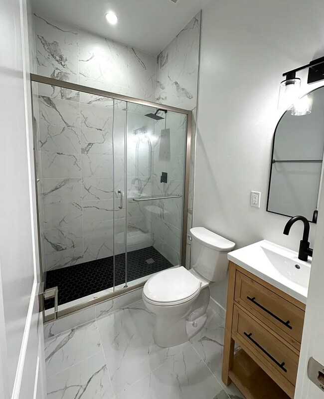 Foto del edificio - 3879 Ecochee Ave