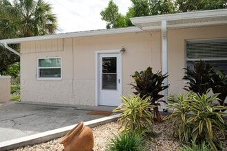 Building Photo - 1158 7th St S