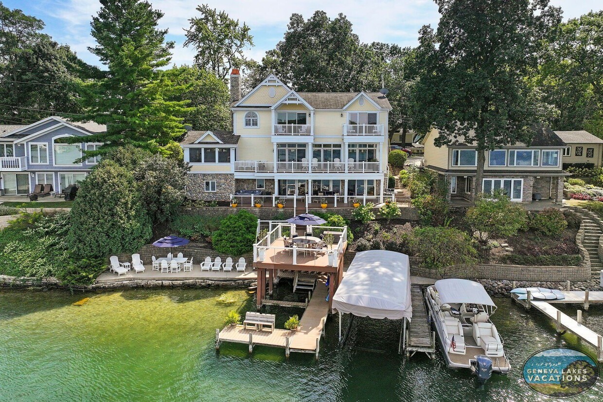 Primary Photo - Lauderdale Luxury Lakefront Retreat Availa...