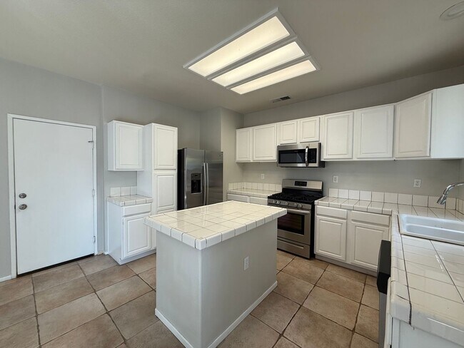 Foto del edificio - Beautiful 3B/2.5BA Home in Temecula for Rent!