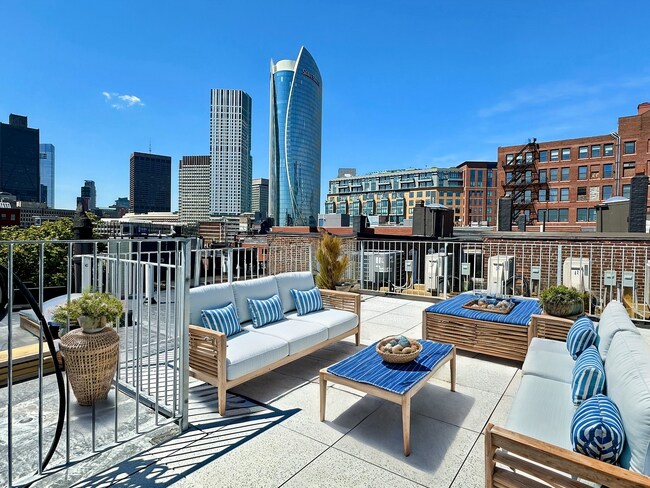 Building Photo - 64 N Margin St