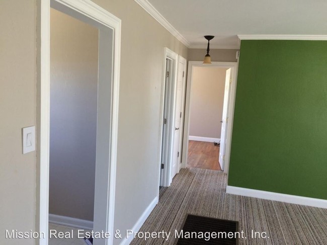 Building Photo - 2 br, 1 bath House - 2706 W Longview Dr