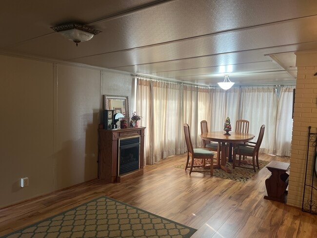 Building Photo - 6245 Gillham Dr