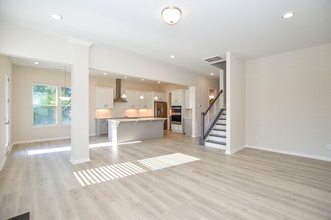 Foto del edificio - New Price | Brand-New 5 Bedroom Tega Cay Home with Flexible Lease Options