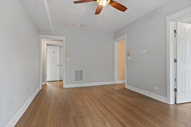 Foto del edificio - 2211 W Winona St