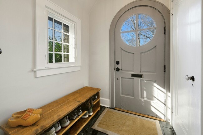 Photo - 142 N Passaic Ave Apartment