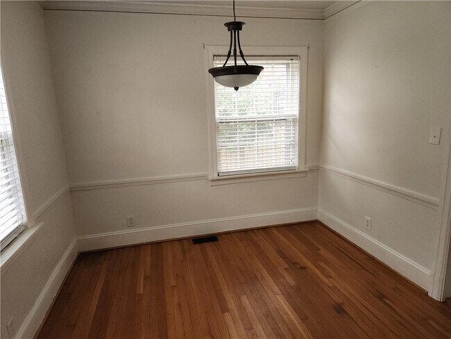 Foto del edificio - 836 Ponce De Leon Terrace NE