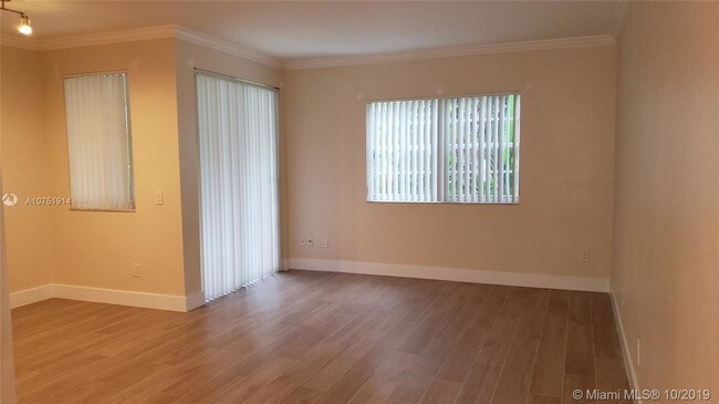 Foto del edificio - 3215 NE 184 ST  14110 Aventura FL 33160
