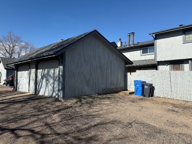 Foto del edificio - 3025 W Stuart St