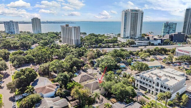 Foto del edificio - 3007 W Palmira Ave