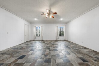 Building Photo - 4063 Breakwood Dr