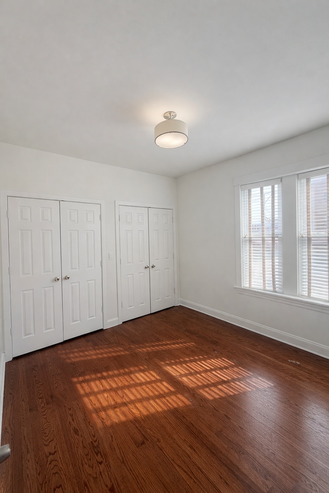 Building Photo - Renovated 2BD / 1BA with Modern Finishes - Albany Park
