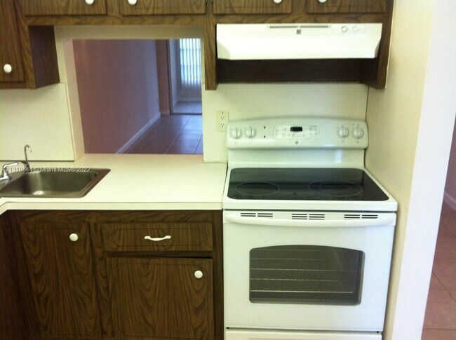 Foto del edificio - 6300 NW 62nd St