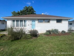 Building Photo - 7626 Sleepy Hollow Dr