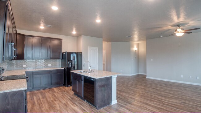 Building Photo - 1328 Kingsgate Dr