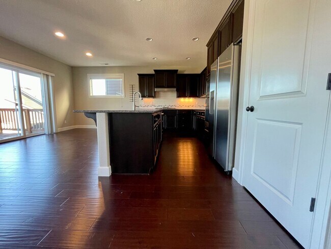 Foto del edificio - 16985 NW Madrone St