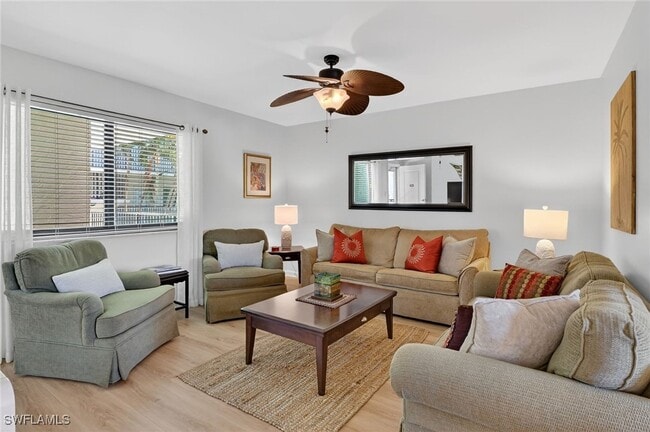 Building Photo - 788 Park Shore Dr