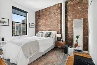 Building Photo - 43 E 10th St