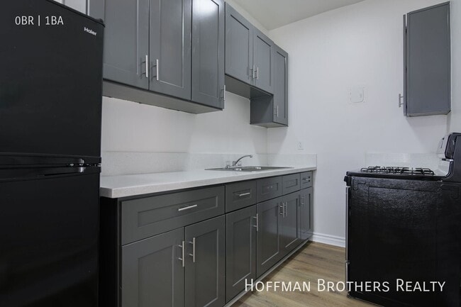 Building Photo - 516 N Harvard Blvd