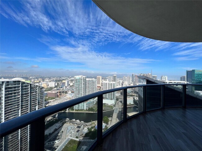 Foto del edificio - 801 S Miami Ave