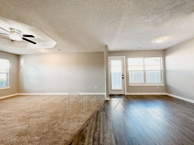 Foto del edificio - 1446 N Dawn Dr