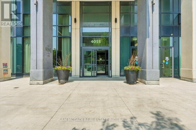 Photo du bâtiment - 4055-4055 Parkside Village Dr