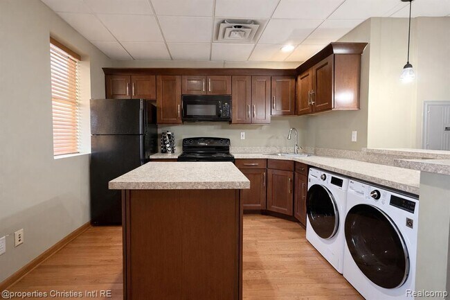 Building Photo - 35 N Saginaw St