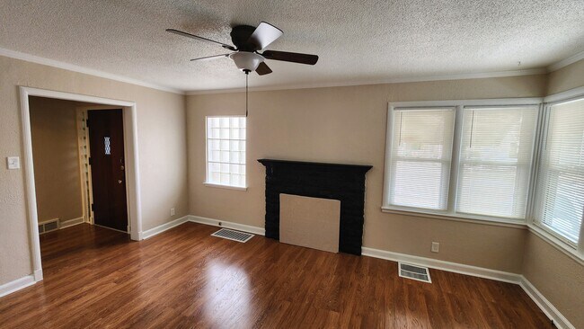 Foto del edificio - 814 Park Pl