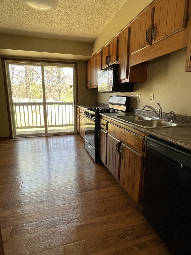 Foto del edificio - 2018 Timberridge Dr