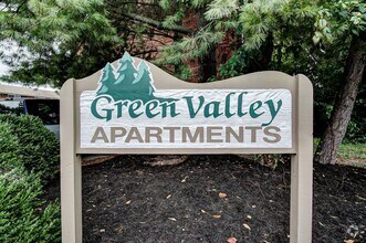 Building Photo - 509 Green Valley Dr