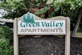 Building Photo - 309 Green Valley Dr
