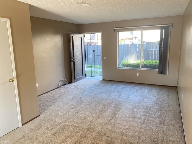 Building Photo - 2 br, 1 bath Condo - 10103 Carefree Dr