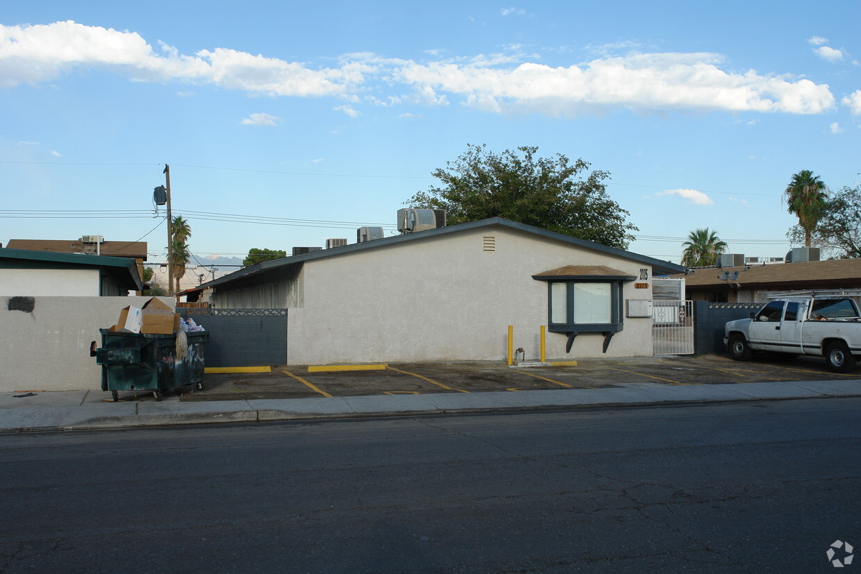 Building Photo - Arrowhead Acres