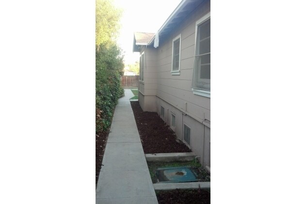 Building Photo - 318 Vernal Pl