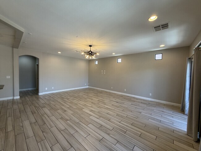 Building Photo - 7202 S Bronco St