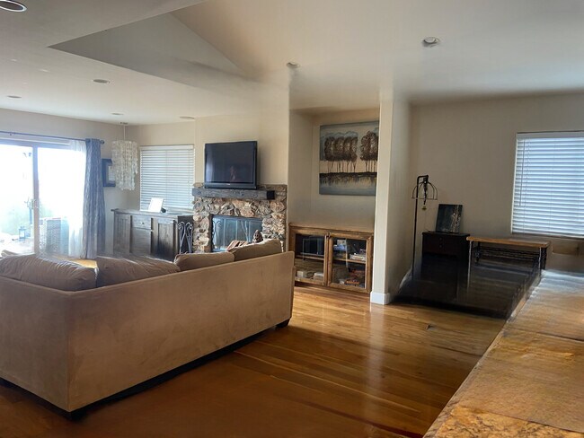 Living Room (excuse all the stuff, tried to blur out as tenants are moving) - 654 9th St