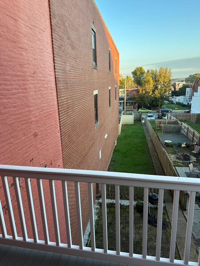 Foto del edificio - 537 E Orange St