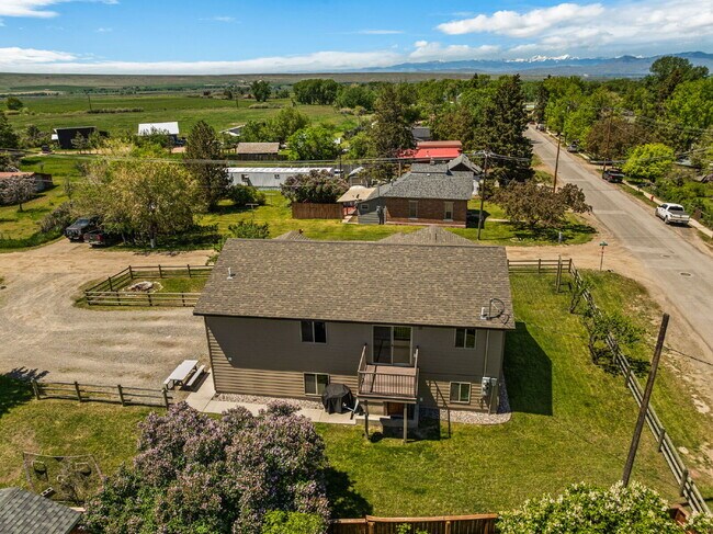 Foto del edificio - For Rent – Lower-Level Duplex in Sheridan