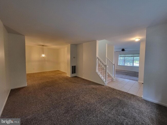 Building Photo - 284 Flagstone Rd